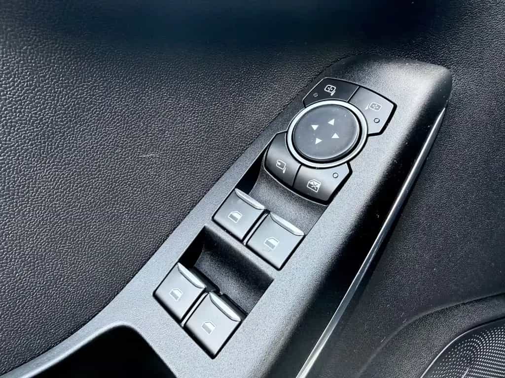 Ford Fiesta Vignale /AUTOMATIK/NAVI/LED/CAM/GARANTIE/ 02/2019-photo-17