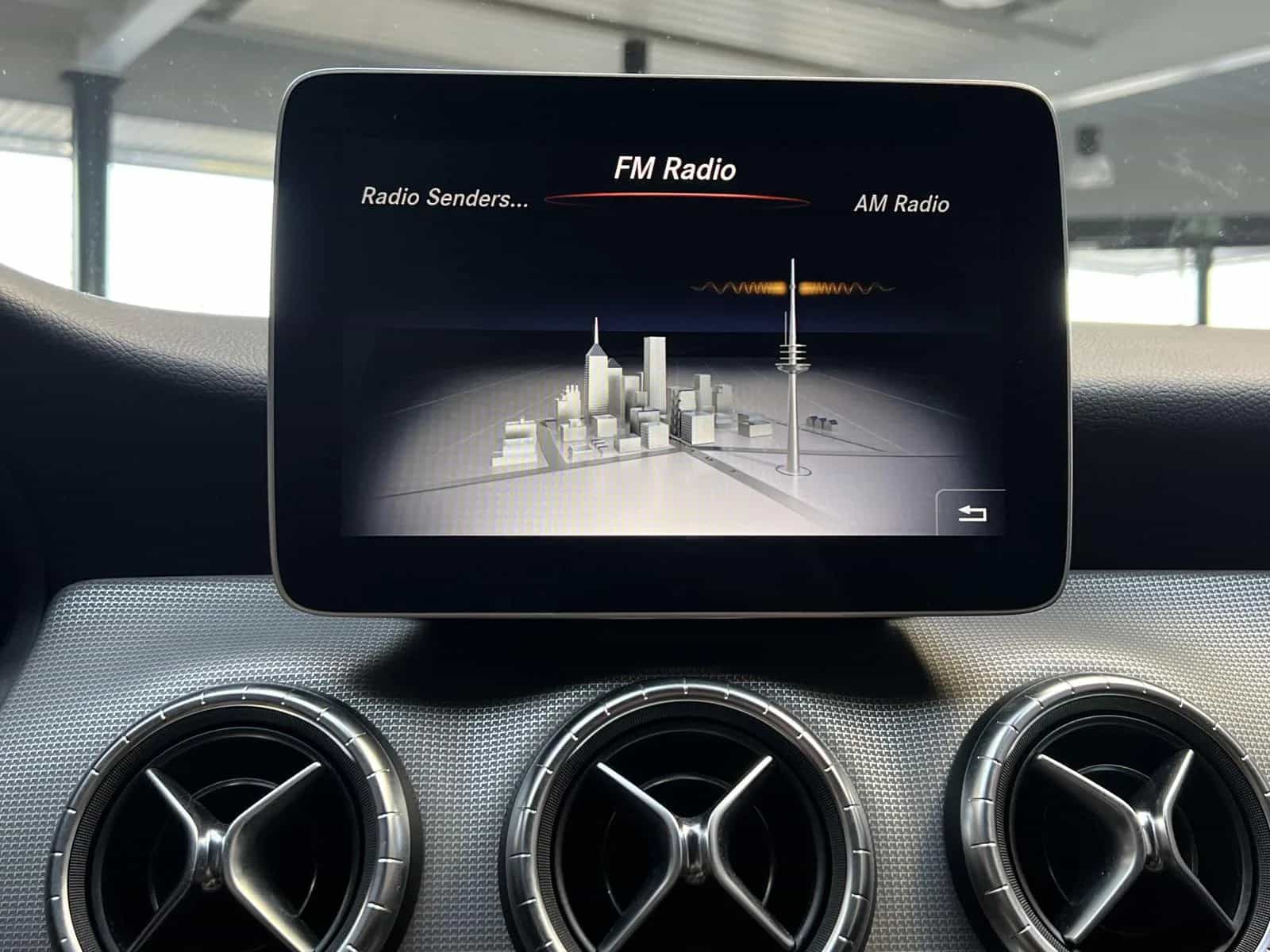 Mercedes-Benz CLA-Class 200 04/2019-photo-18