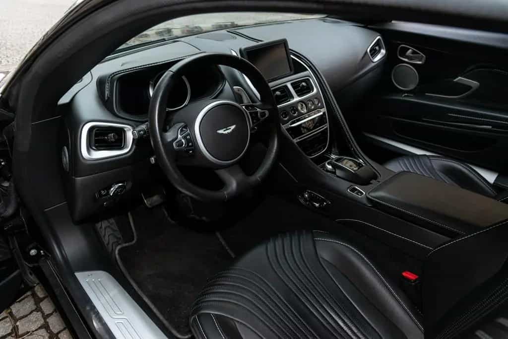 Aston Martin DB11 4.0 V8 08/2020-photo-9