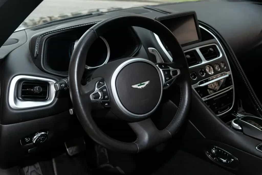 Aston Martin DB11 4.0 V8 08/2020-photo-10