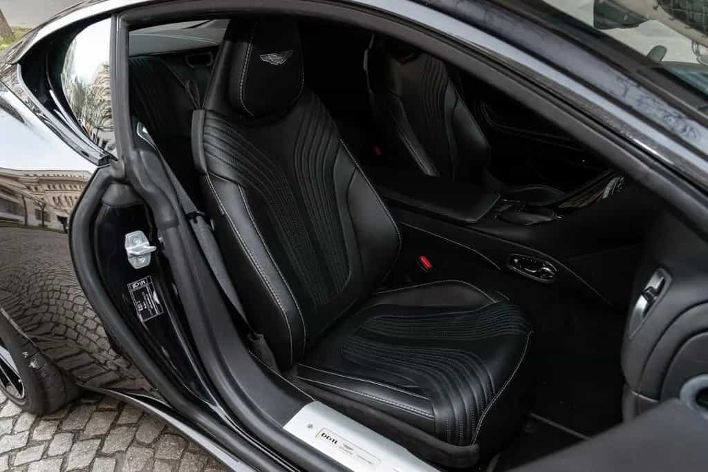Aston Martin DB11 4.0 V8 08/2020-photo-13