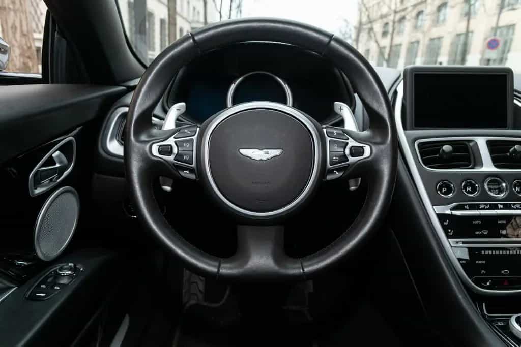 Aston Martin DB11 4.0 V8 08/2020-photo-15