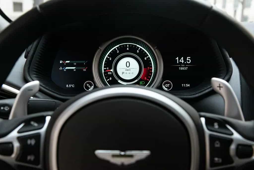 Aston Martin DB11 4.0 V8 08/2020-photo-16