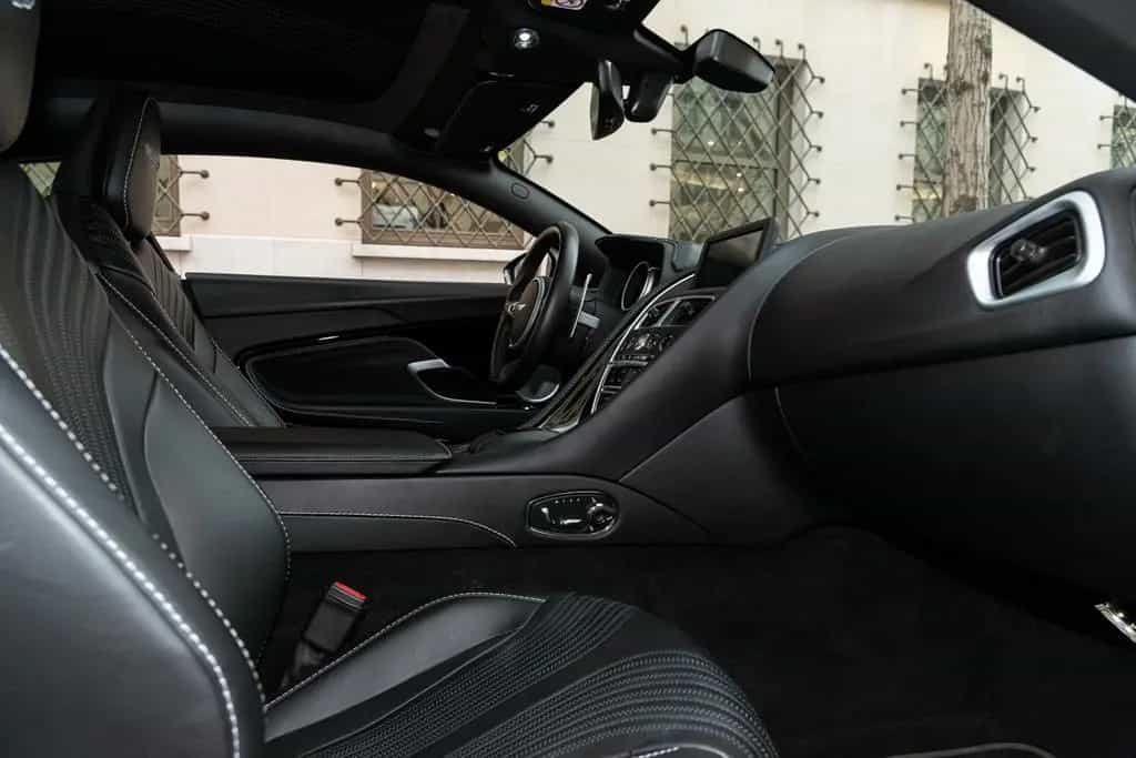Aston Martin DB11 4.0 V8 08/2020-photo-21