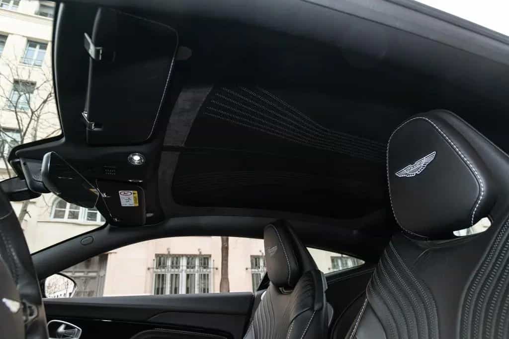Aston Martin DB11 4.0 V8 08/2020-photo-23