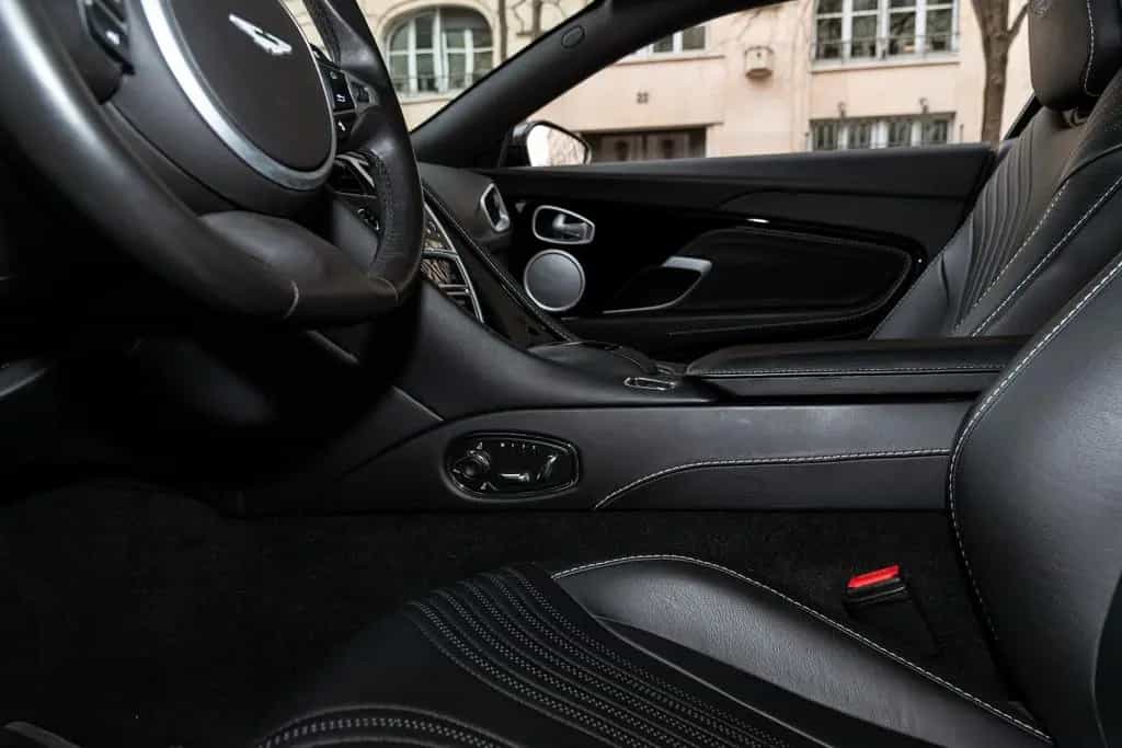 Aston Martin DB11 4.0 V8 08/2020-photo-24