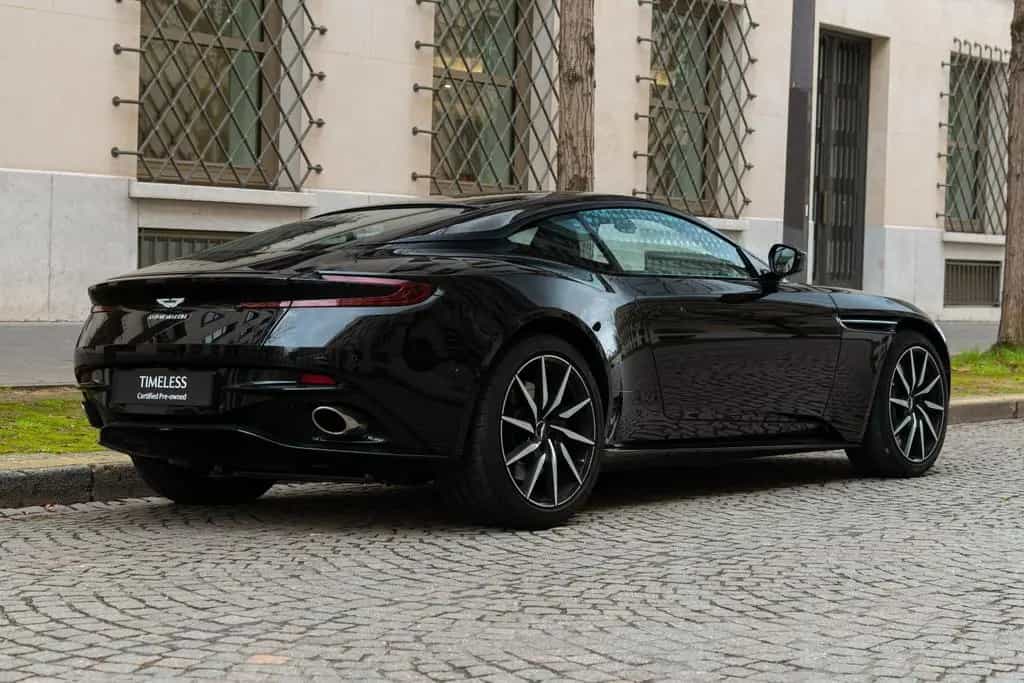 Aston Martin DB11 4.0 V8 08/2020-photo-2