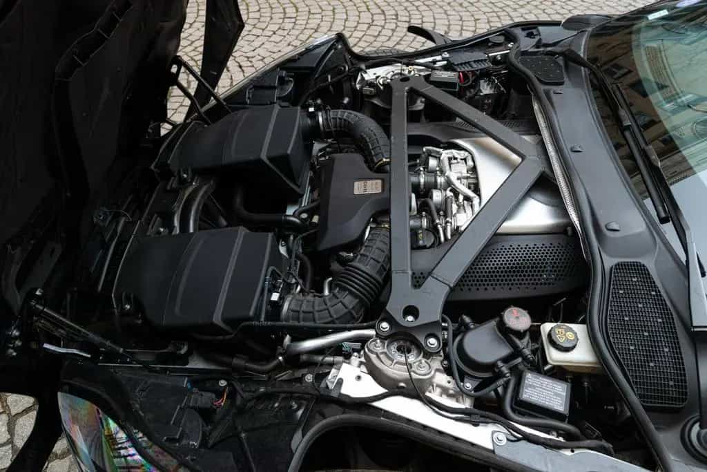 Aston Martin DB11 4.0 V8 08/2020-photo-47