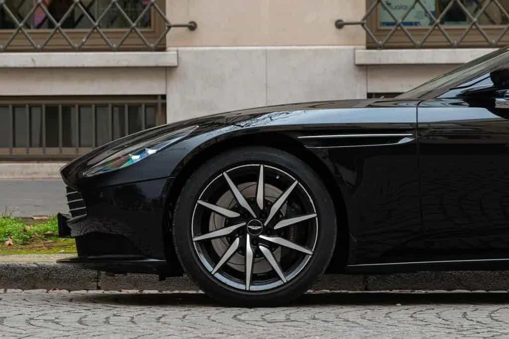 Aston Martin DB11 4.0 V8 08/2020-photo-6