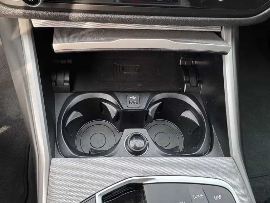 BMW 3 Series 08/2022-photo-13