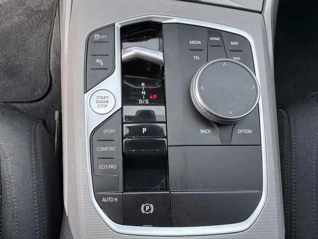 BMW 3 Series 08/2022-photo-14
