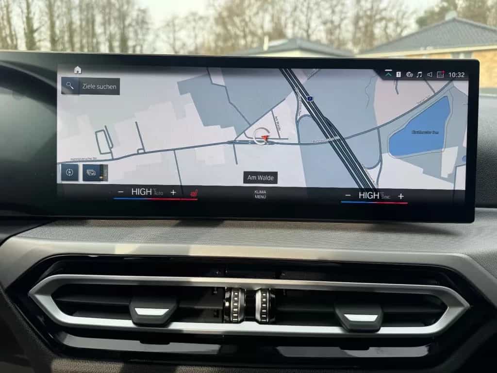 BMW 3 Series 08/2022-photo-18