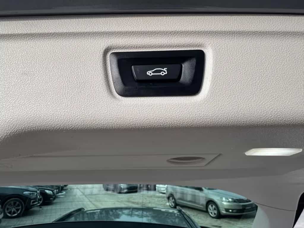 BMW 3 Series 08/2022-photo-22