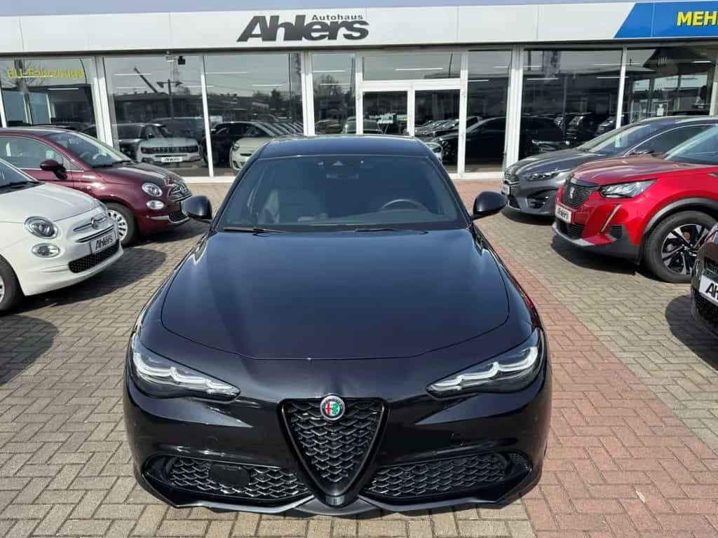 Alfa Romeo Giulia Competizione+NAVI+HARMAN+LEDER+BREMBO+KAM 06/2023-photo-1