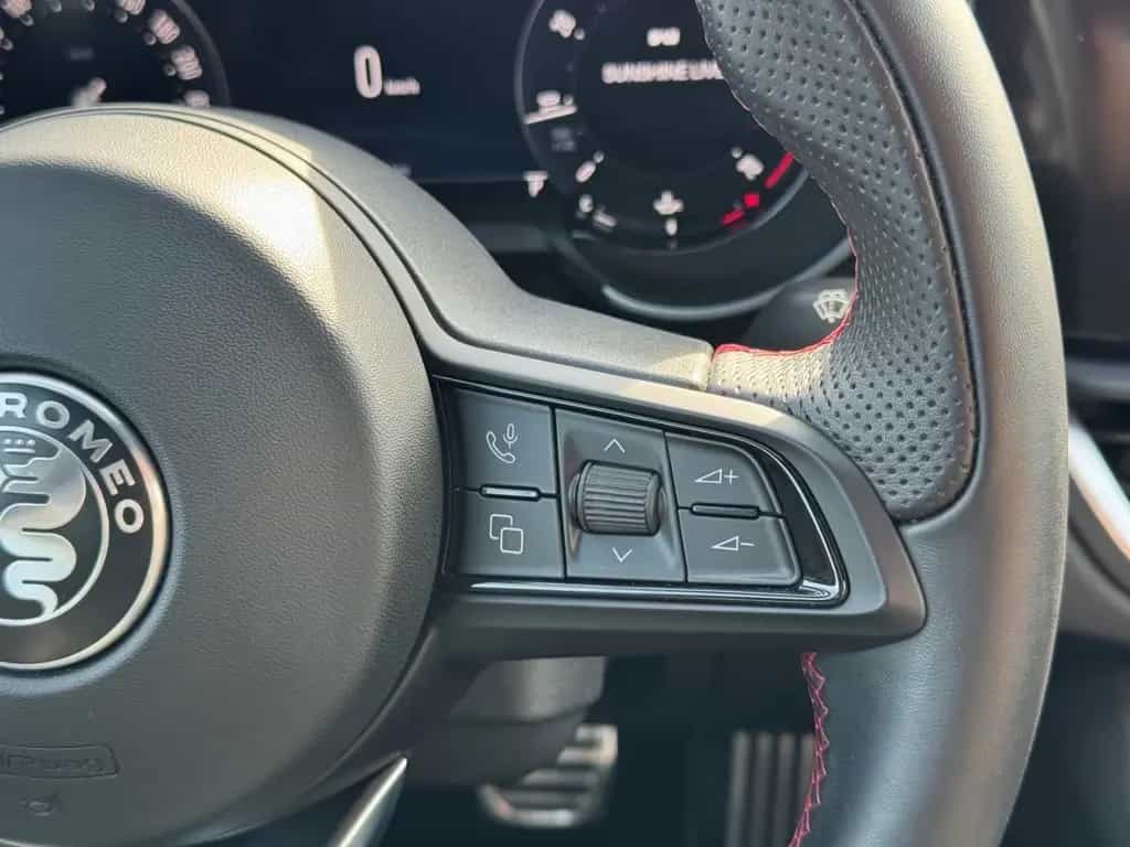 Alfa Romeo Giulia Competizione+NAVI+HARMAN+LEDER+BREMBO+KAM 06/2023-photo-19