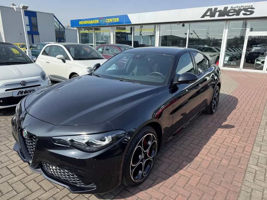 Alfa Romeo Giulia Competizione+NAVI+HARMAN+LEDER+BREMBO+KAM 06/2023-photo-2