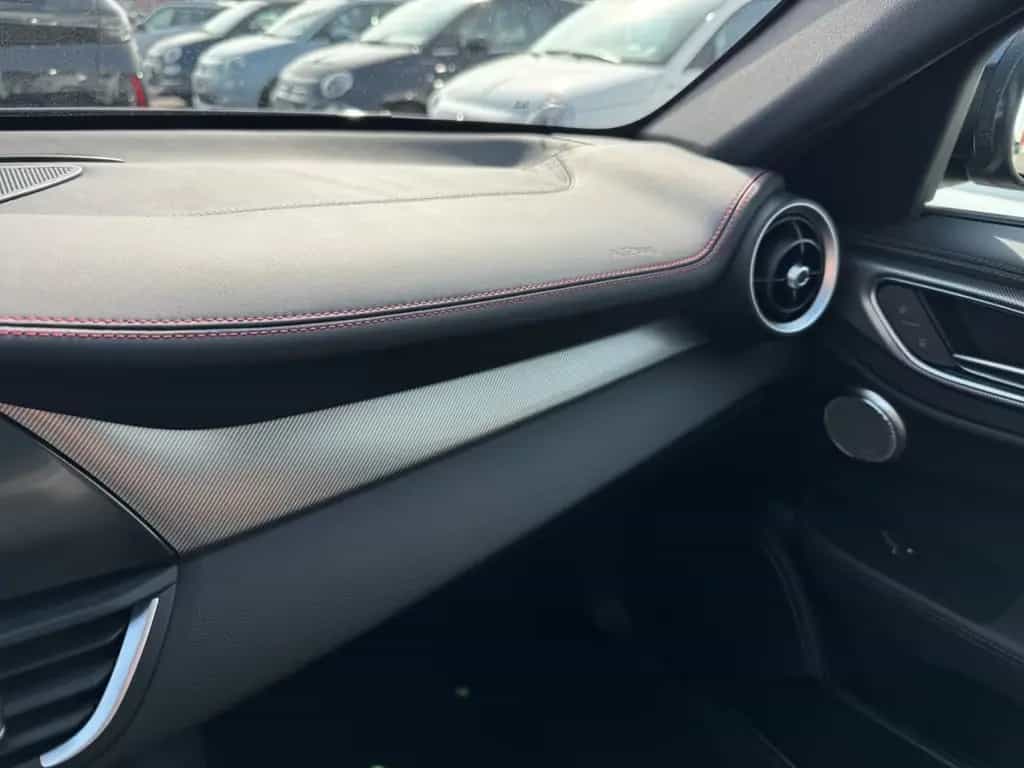 Alfa Romeo Giulia Competizione+NAVI+HARMAN+LEDER+BREMBO+KAM 06/2023-photo-21