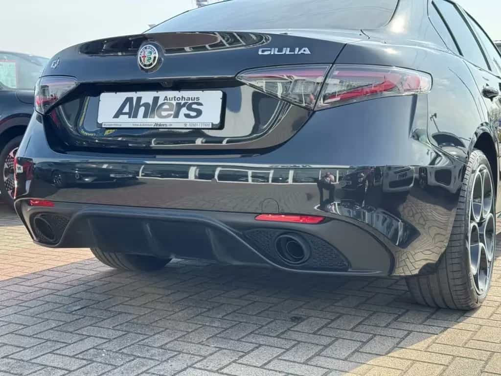 Alfa Romeo Giulia Competizione+NAVI+HARMAN+LEDER+BREMBO+KAM 06/2023-photo-7