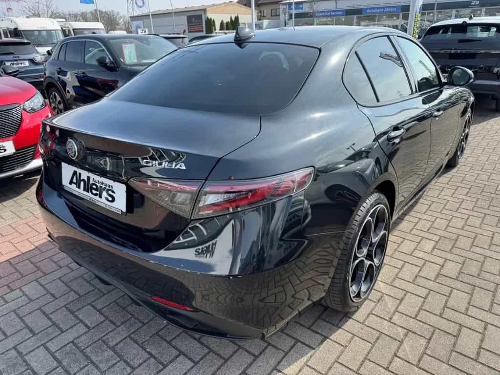 Alfa Romeo Giulia Competizione+NAVI+HARMAN+LEDER+BREMBO+KAM 06/2023-photo-8