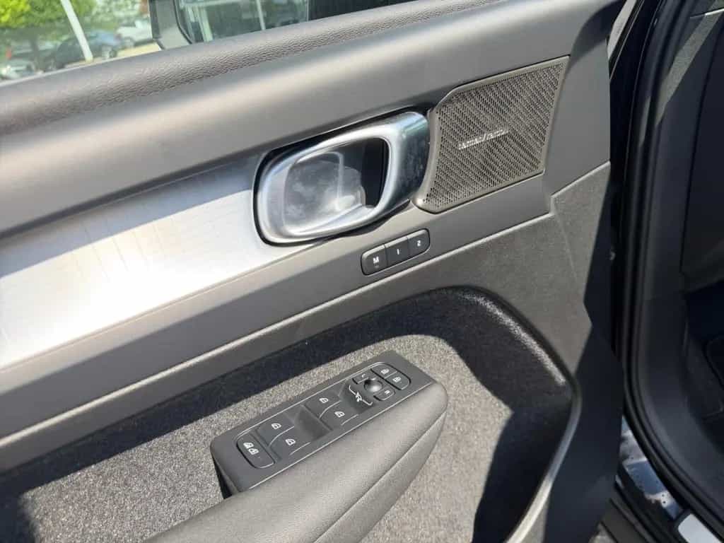 Volvo XC40 Plus Black Edition 2WD Digitales Cockpit Me 07/2025-photo-10