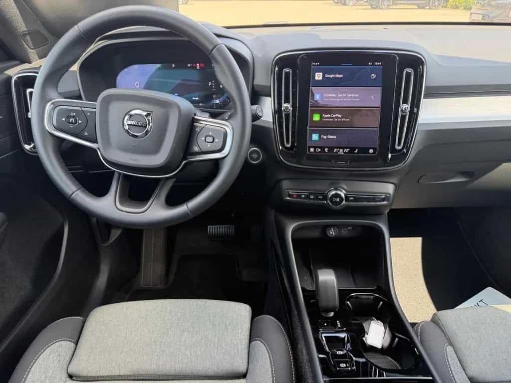 Volvo XC40 Plus Black Edition 2WD Digitales Cockpit Me 07/2025-photo-11