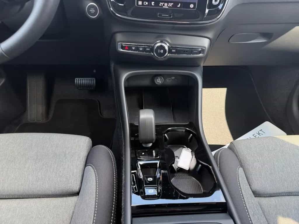 Volvo XC40 Plus Black Edition 2WD Digitales Cockpit Me 07/2025-photo-14