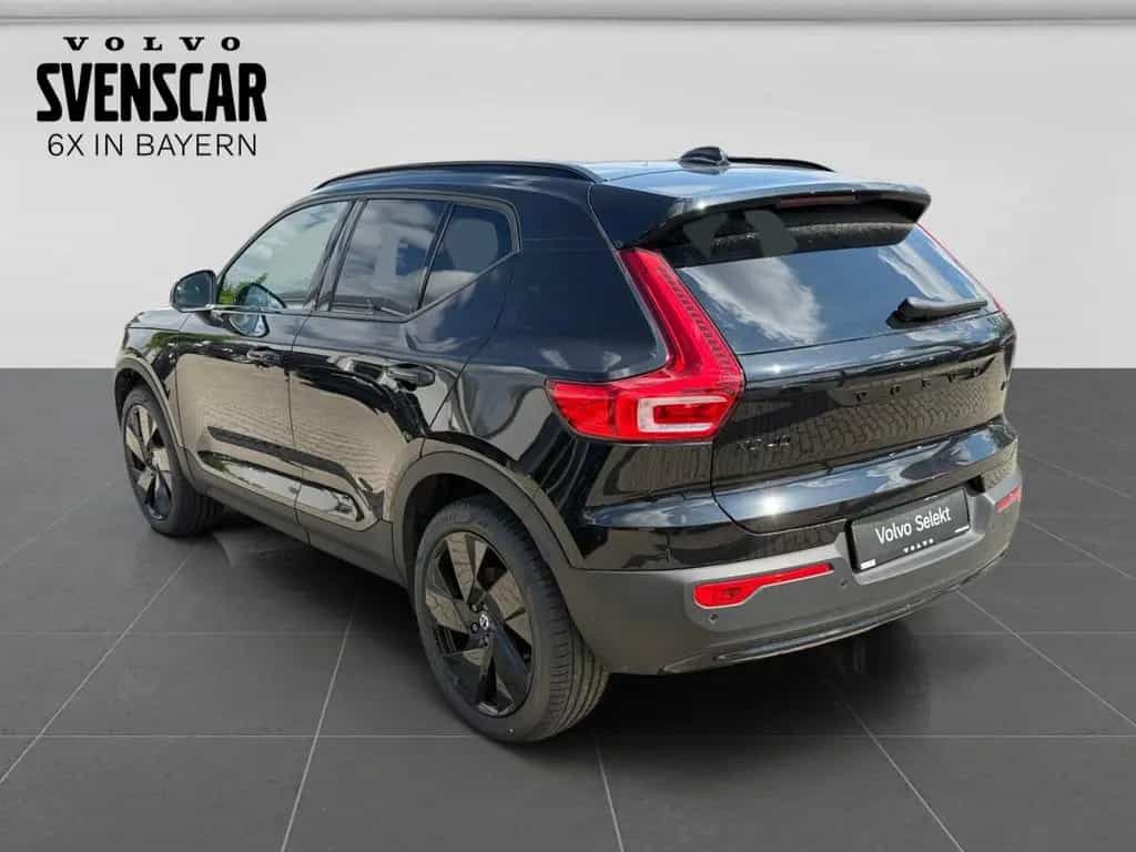 Volvo XC40 Plus Black Edition 2WD Digitales Cockpit Me 07/2025-photo-2