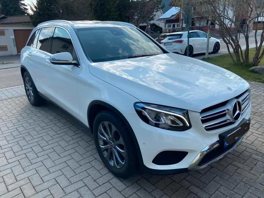 Mercedes-Benz GLC-Class 220 d 4Matic 08/2017-photo-3