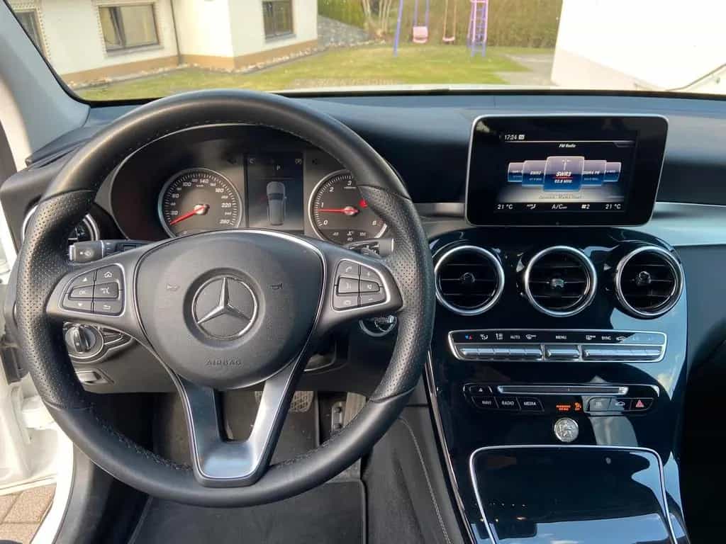 Mercedes-Benz GLC-Class 220 d 4Matic 08/2017-photo-7