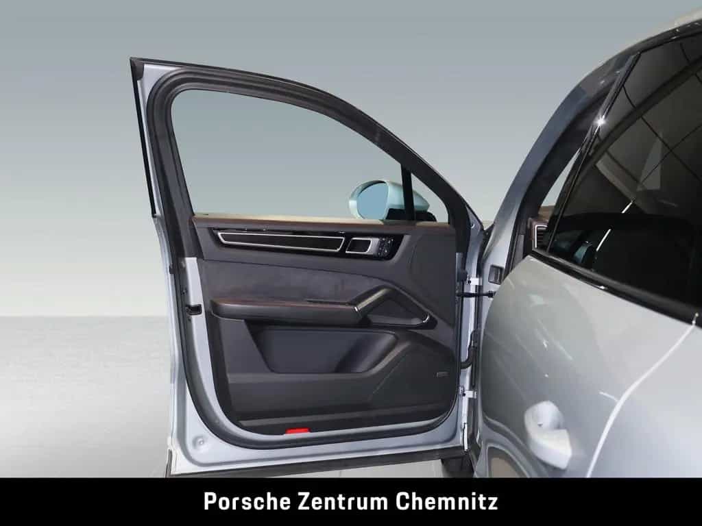 Porsche Cayenne GTS Head-Up;BOSE;Pano;ACC 04/2022-photo-9