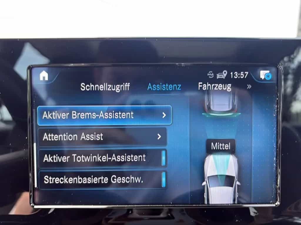 Mercedes-Benz GLB 200 d 7Sitz*Kamera*Pano*AHK*Mubeam*Distro*18 03/2023-photo-24