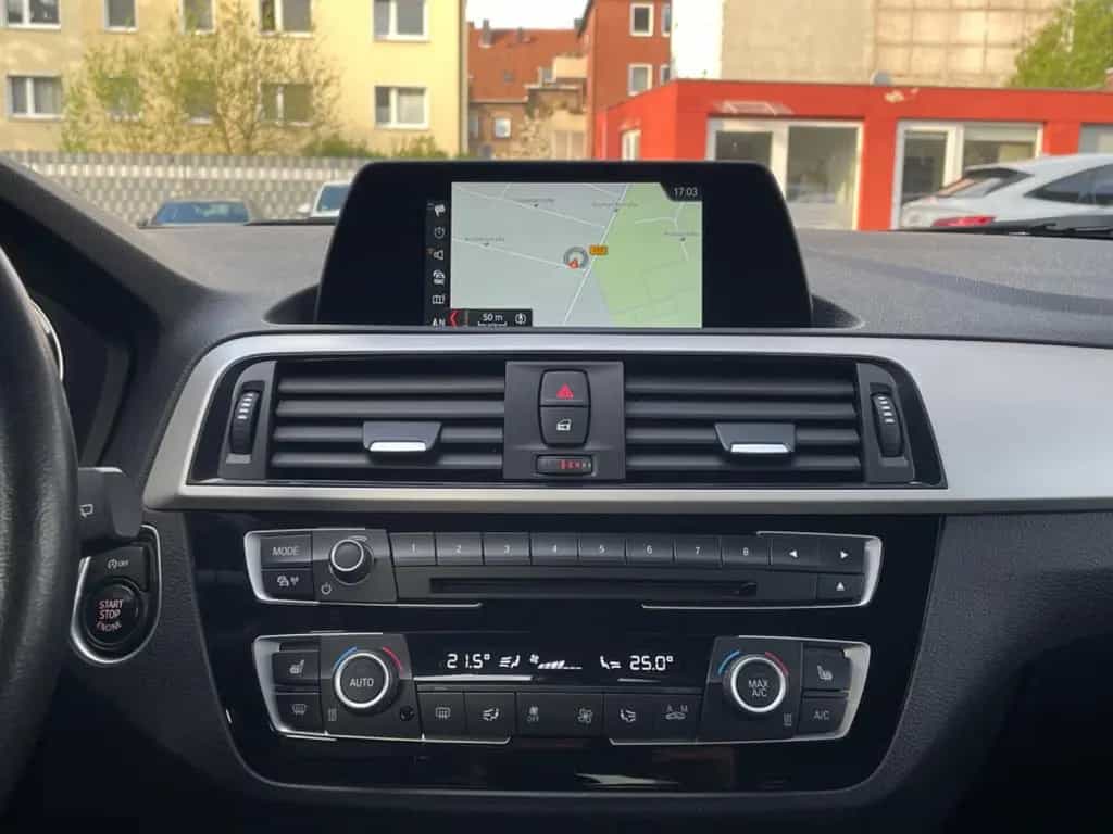 BMW 118 i Advantage 06/2018-photo-17