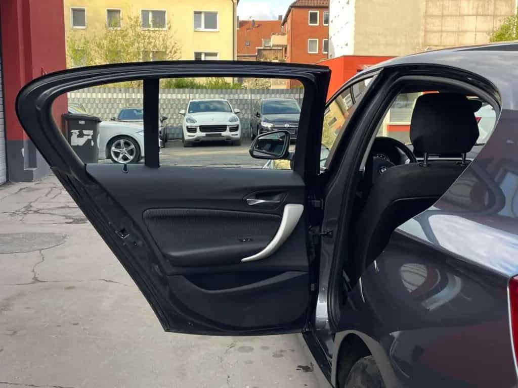 BMW 118 i Advantage 06/2018-photo-20