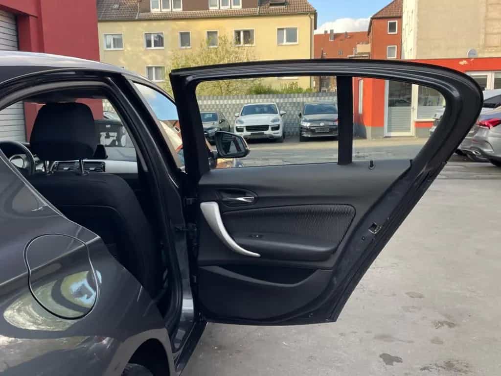 BMW 118 i Advantage 06/2018-photo-30