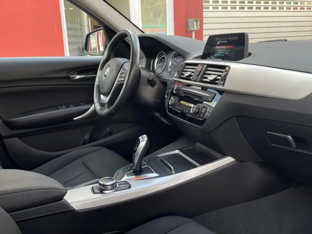 BMW 118 i Advantage 06/2018-photo-38