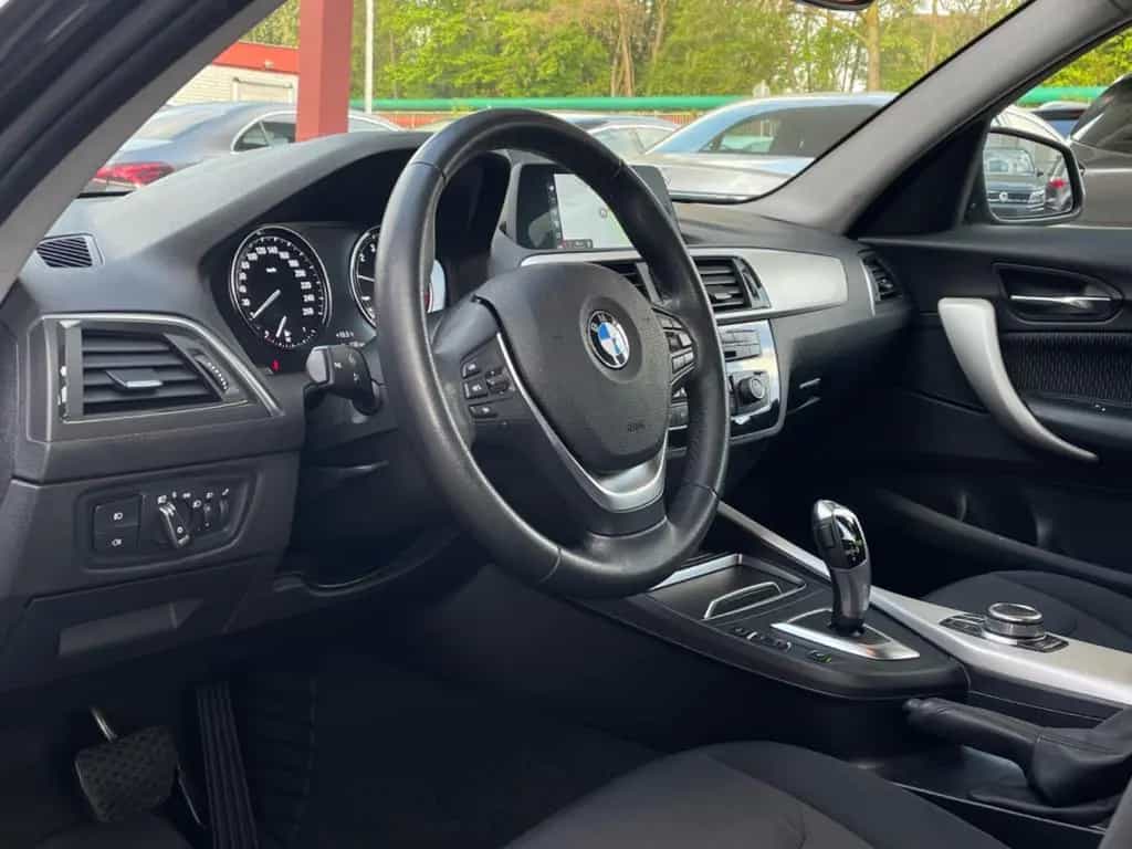 BMW 118 i Advantage 06/2018-photo-9