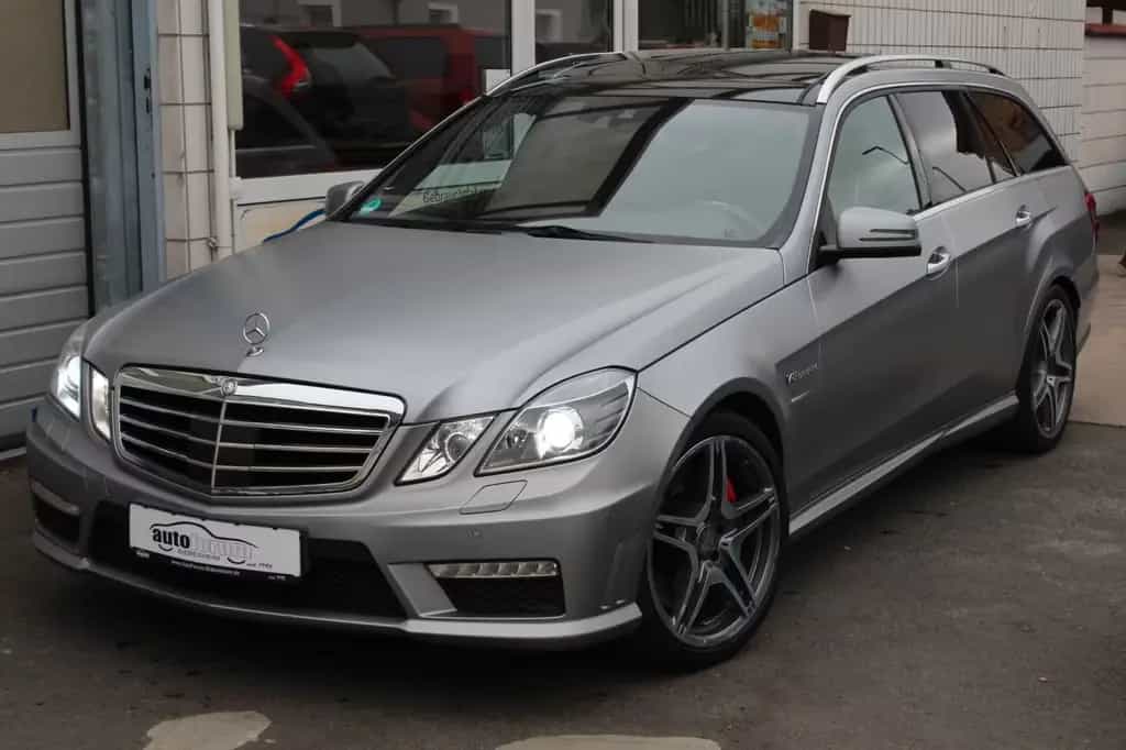 Mercedes-Benz E 63 AMG T Exklusiv Nachtsicht*Panorama*Distroni 11/2011-photo-1