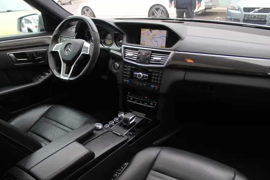 Mercedes-Benz E 63 AMG T Exklusiv Nachtsicht*Panorama*Distroni 11/2011-photo-13