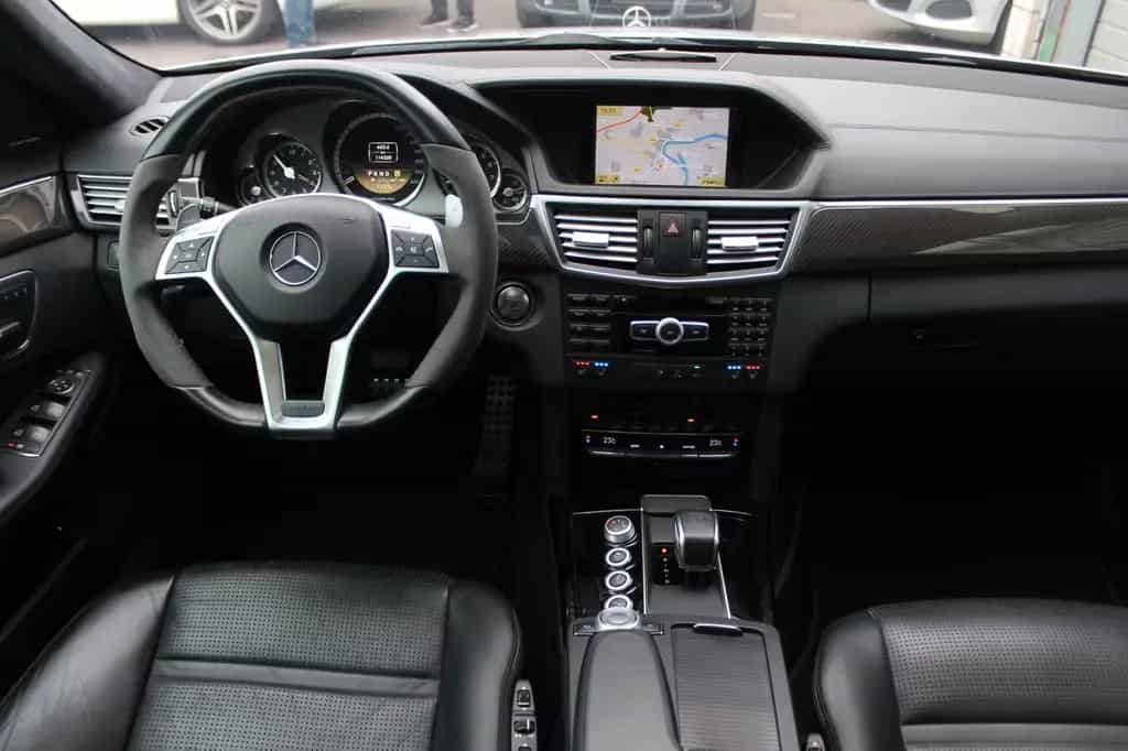 Mercedes-Benz E 63 AMG T Exklusiv Nachtsicht*Panorama*Distroni 11/2011-photo-14