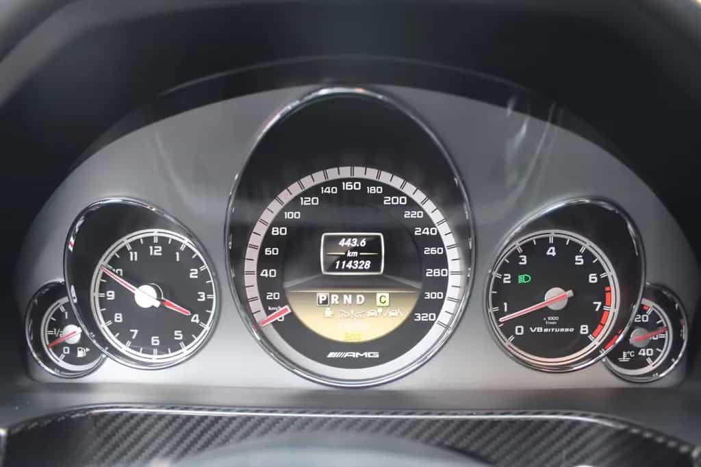 Mercedes-Benz E 63 AMG T Exklusiv Nachtsicht*Panorama*Distroni 11/2011-photo-16