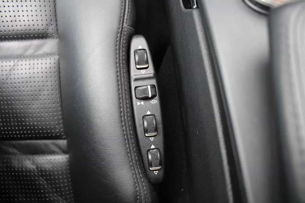 Mercedes-Benz E 63 AMG T Exklusiv Nachtsicht*Panorama*Distroni 11/2011-photo-22