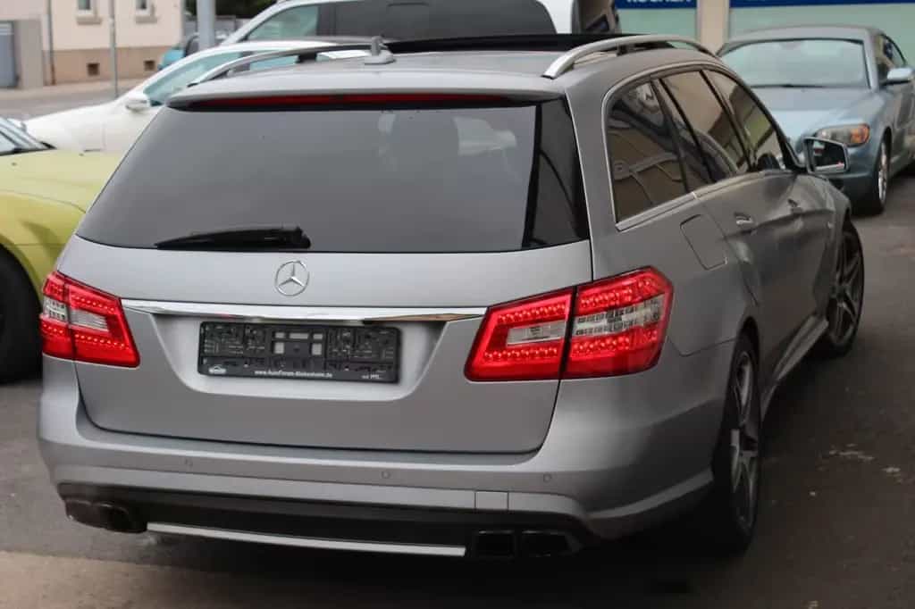 Mercedes-Benz E 63 AMG T Exklusiv Nachtsicht*Panorama*Distroni 11/2011-photo-4