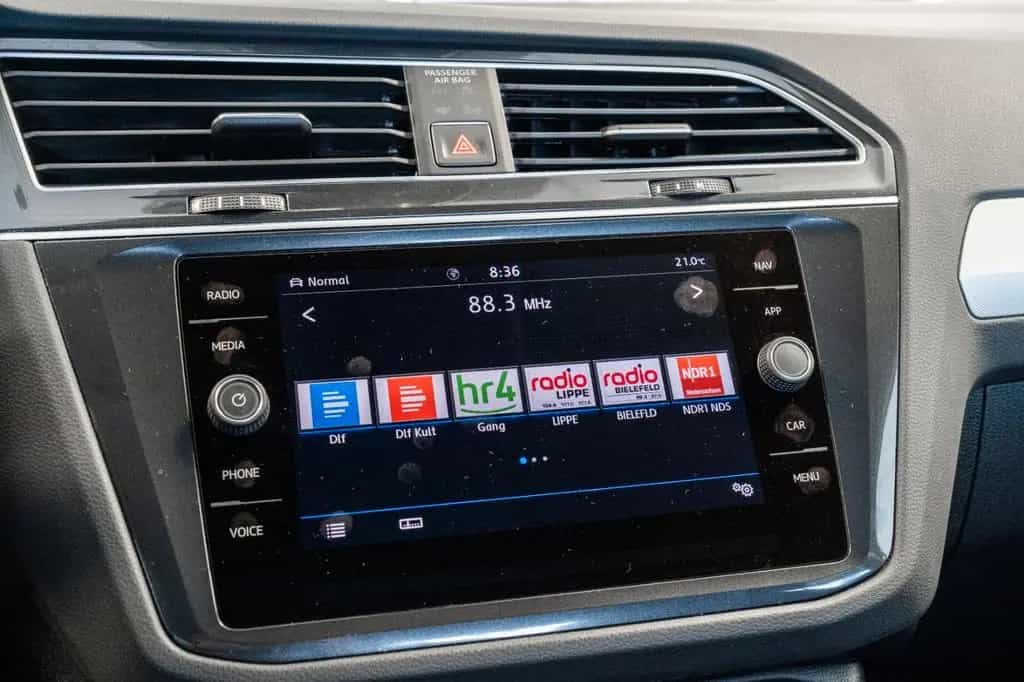 Volkswagen Tiguan 4Motion 1.4 Benzin Automatik AHK Navi PDC 05/2018-photo-23
