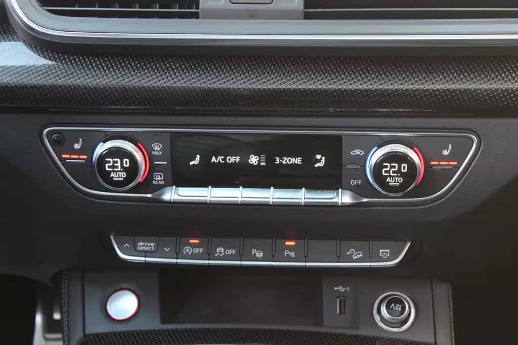 Audi SQ5 3.0 V6 TFSI quattro Navi*Memory*HuD*Pano*LED 07/2019-photo-24