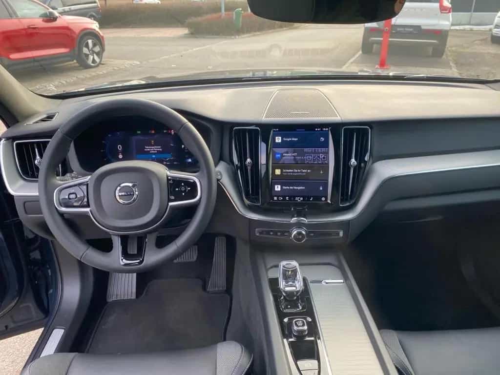 Volvo XC60 Plus Dark B4 Benzin StandHZG AHK Navi Leder 10/2023-photo-11