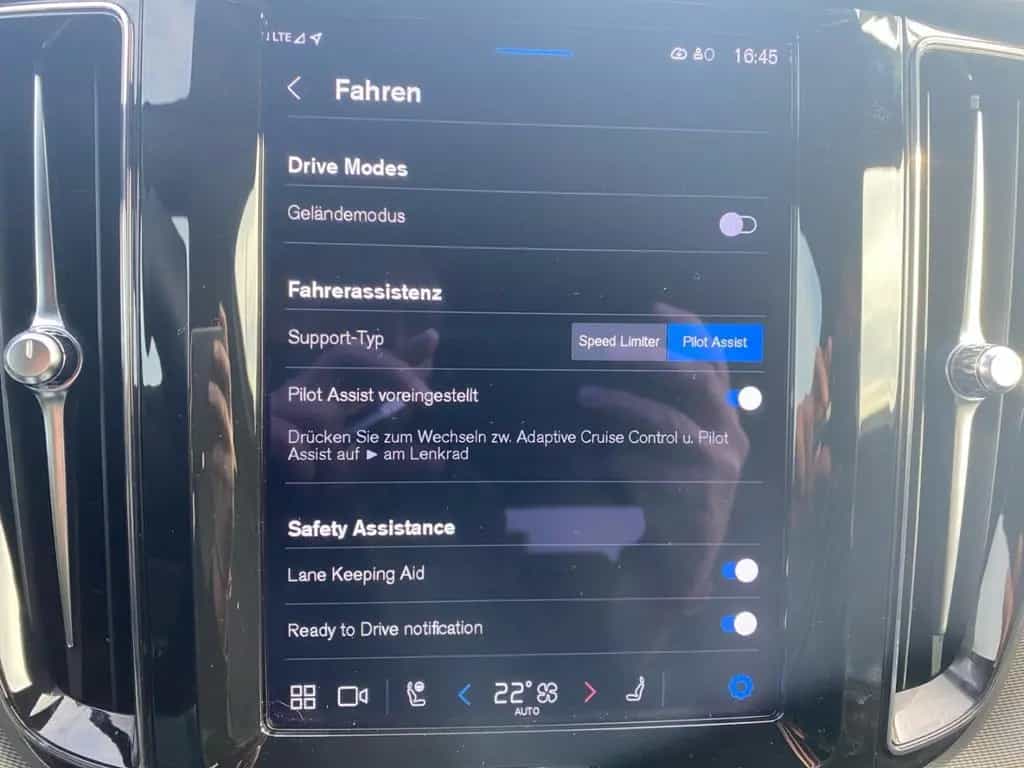 Volvo XC60 Plus Dark B4 Benzin StandHZG AHK Navi Leder 10/2023-photo-19