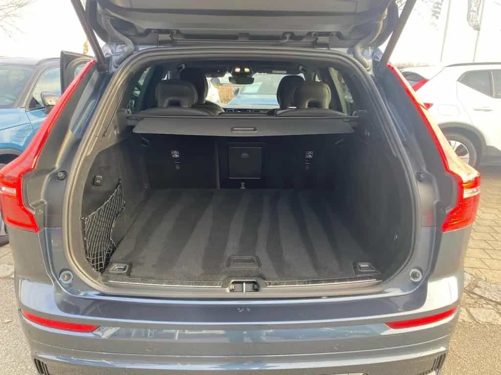 Volvo XC60 Plus Dark B4 Benzin StandHZG AHK Navi Leder 10/2023-photo-21