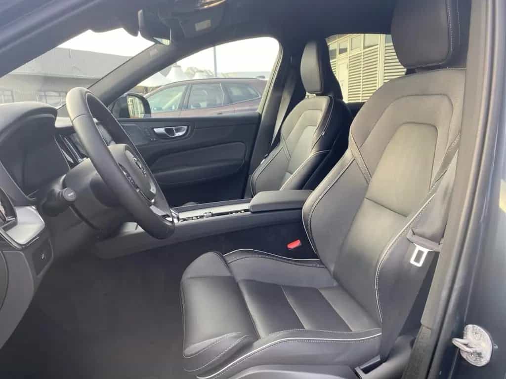 Volvo XC60 Plus Dark B4 Benzin StandHZG AHK Navi Leder 10/2023-photo-9