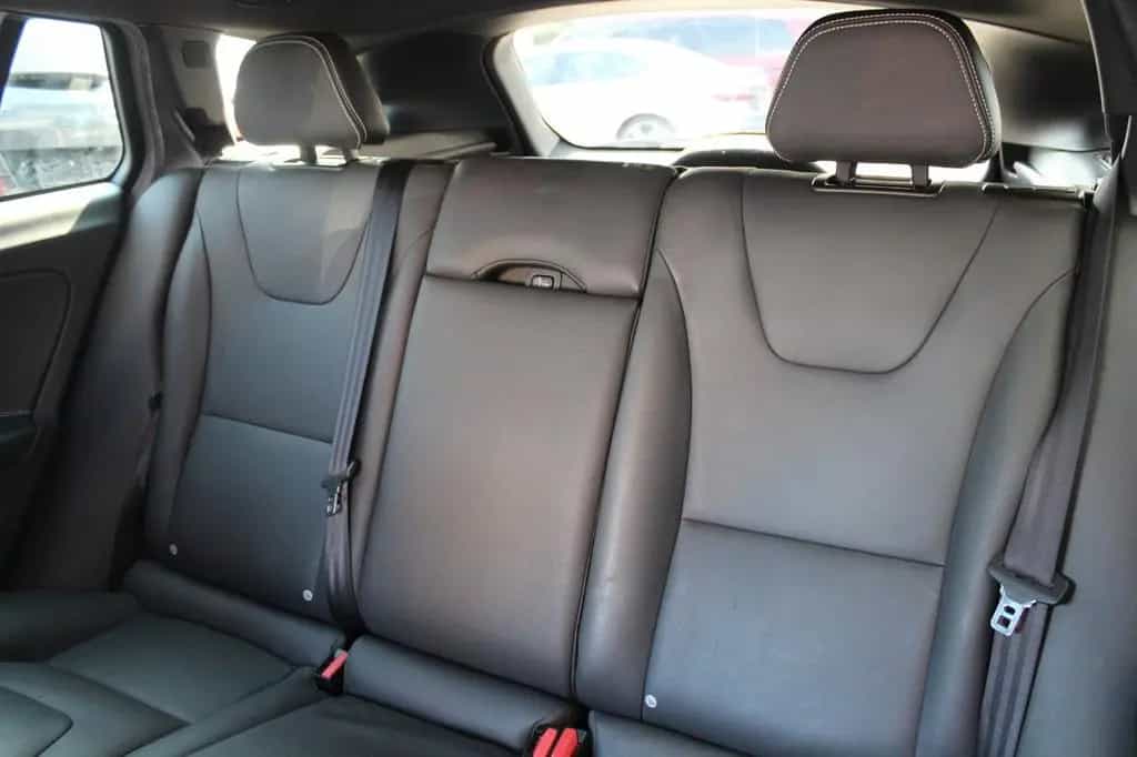 Volvo V60 2.4 D4 Kombi Linje Svart AWD Xenon*Stndh*AHK 01/2018-photo-11
