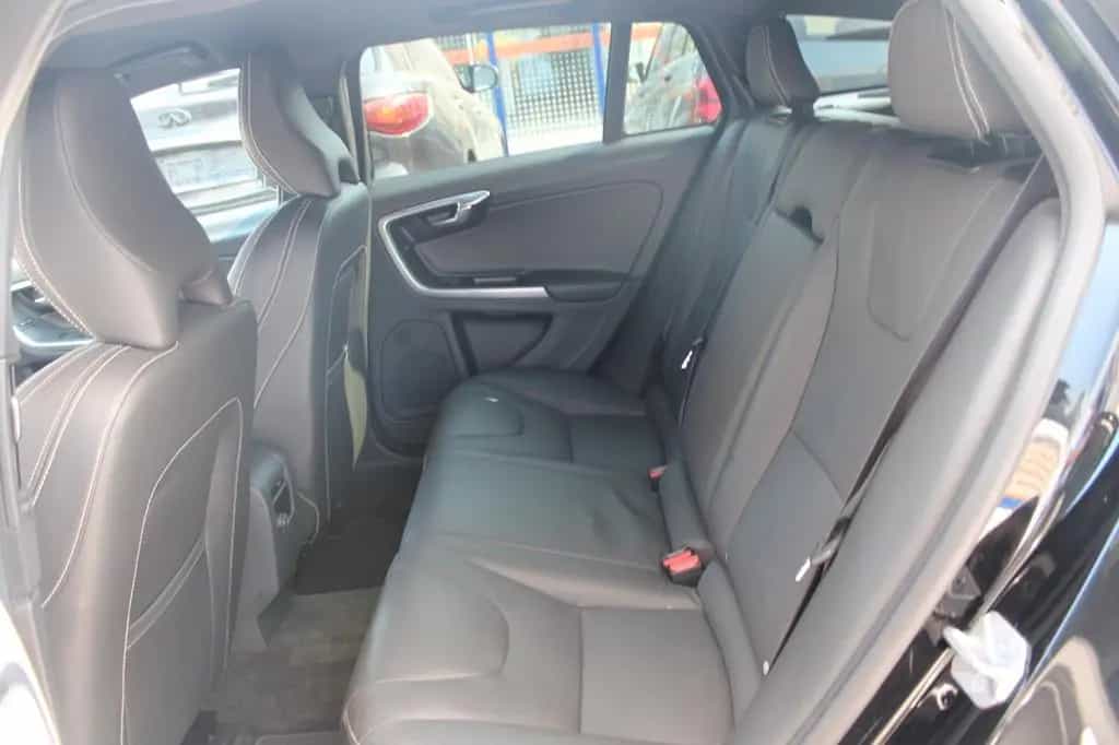 Volvo V60 2.4 D4 Kombi Linje Svart AWD Xenon*Stndh*AHK 01/2018-photo-12